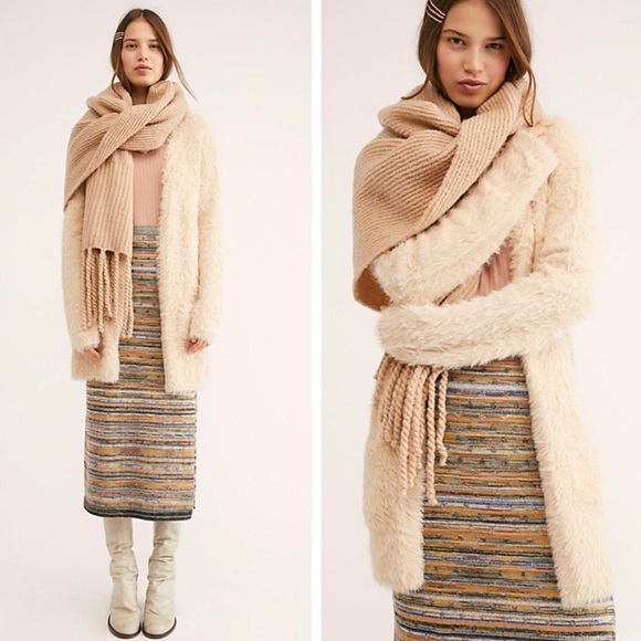 🎀 Free People • Faux Fur Cardigan - Picture 3 of 5